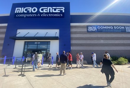 Micro Center in Phoenix: A look inside the new ‘tech-heaven’
