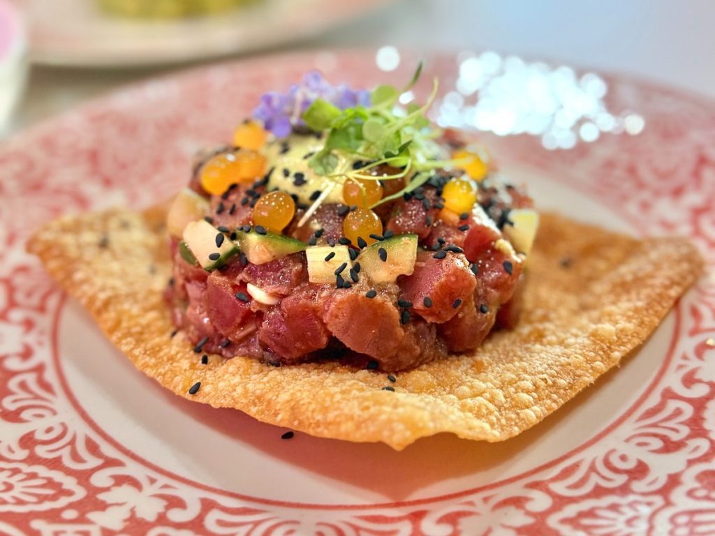 A tuna tostada.