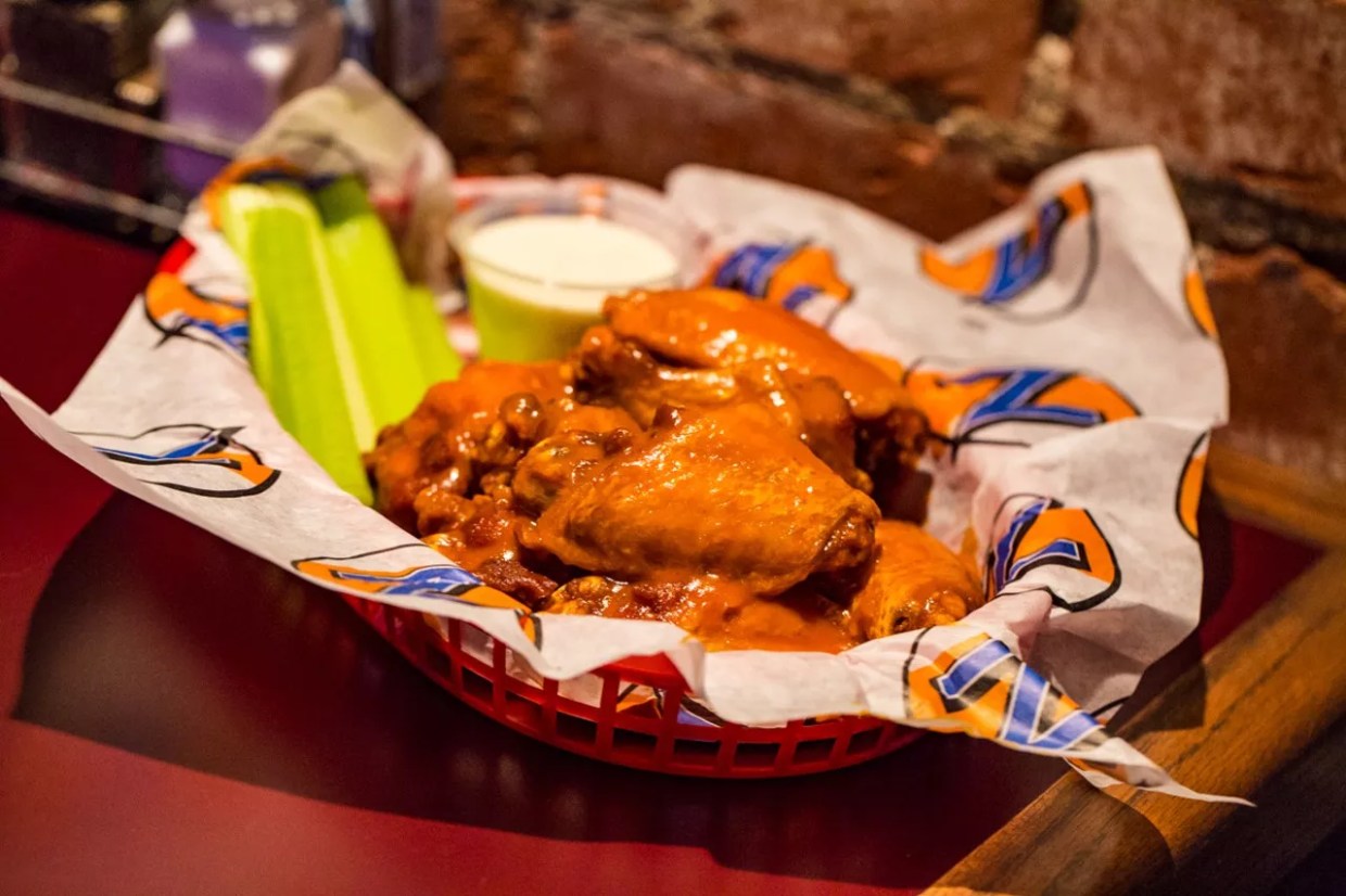 The Classic Sports Bar Appetizer That Comes With a Heat Advisory