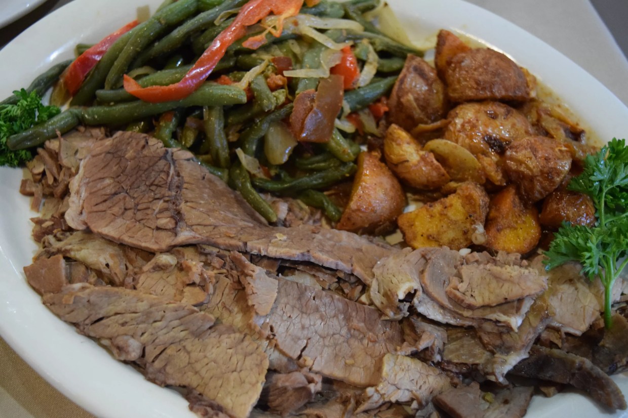 Find Rosh Hashanah and Yom Kippur dining specials at these 10 restaurants and bakeries