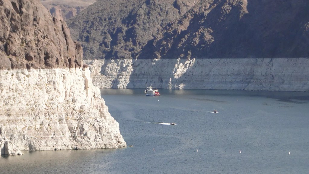 low water levels on lake mead