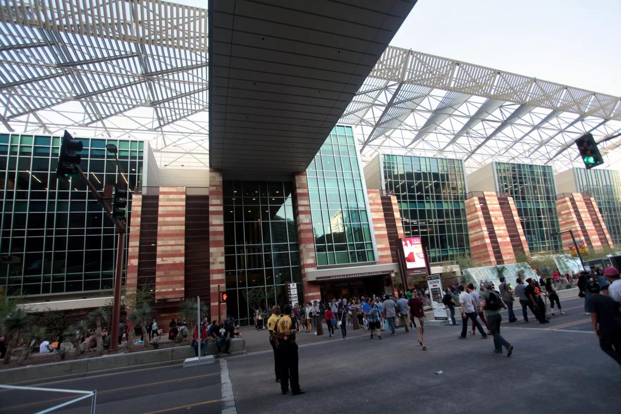 Armed Man Arrested at Phoenix Comicon