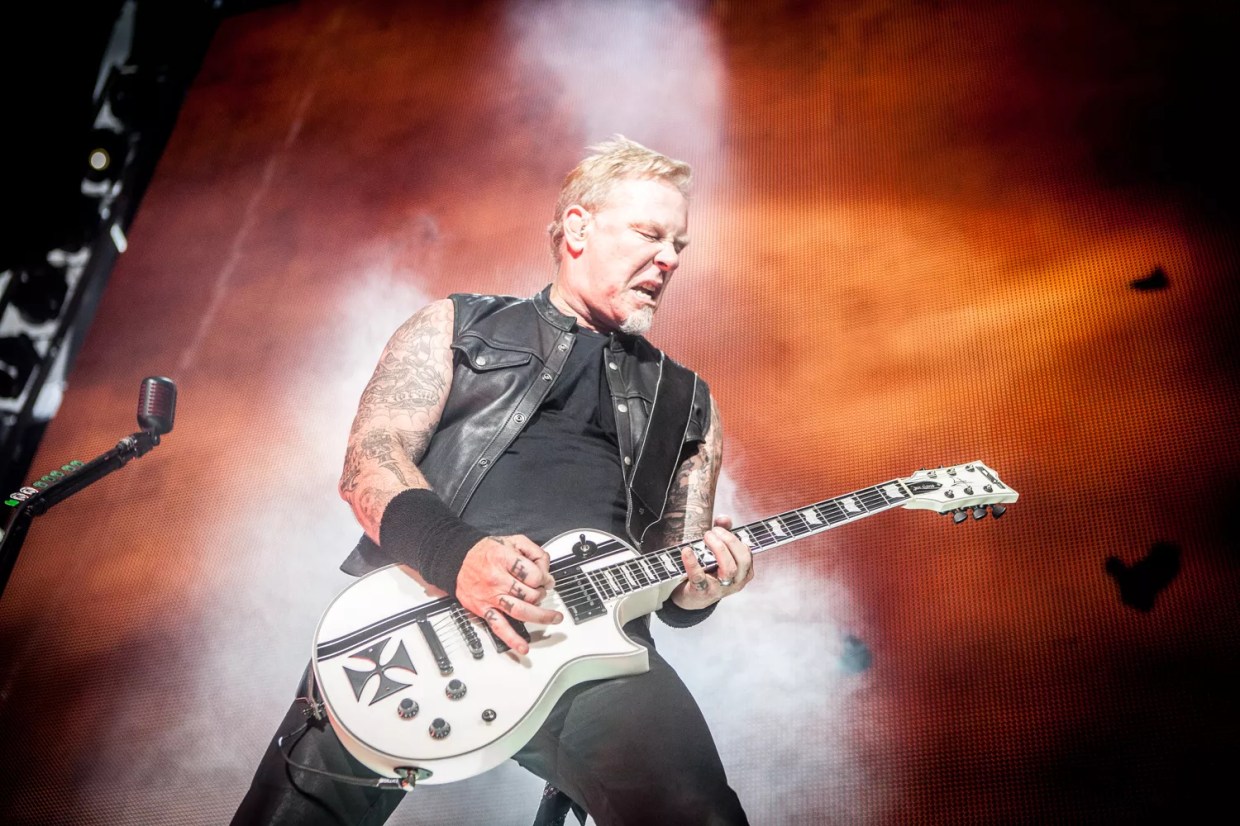 Metallica Went Old-School for Fans in Glendale