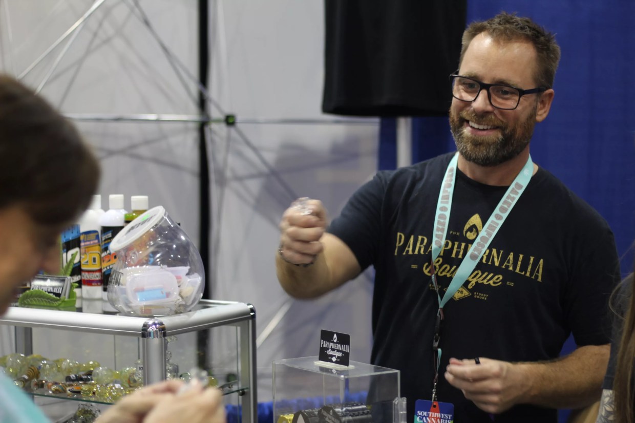 Green-Themed, Sweet-Leaf Life at Phoenix’s Cannabis Convention