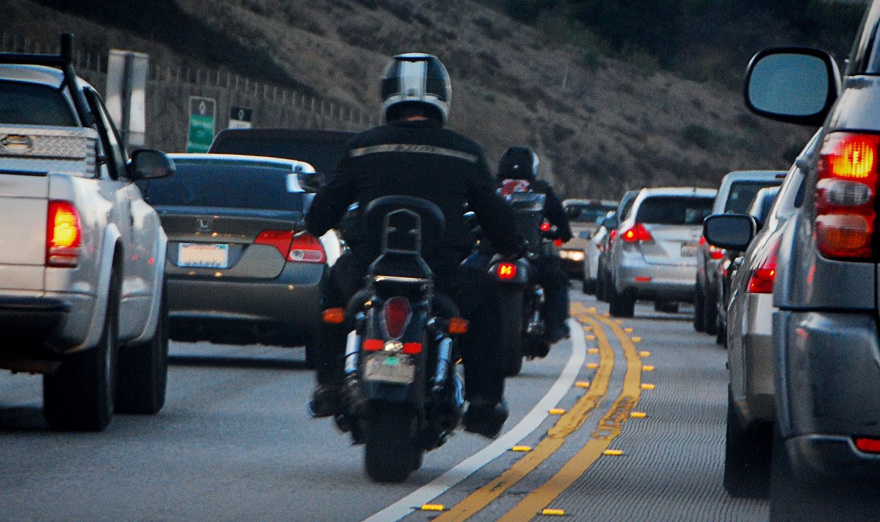 Should Motorcycles Be Allowed Between Lanes of Traffic in Arizona? Bill Says Yes