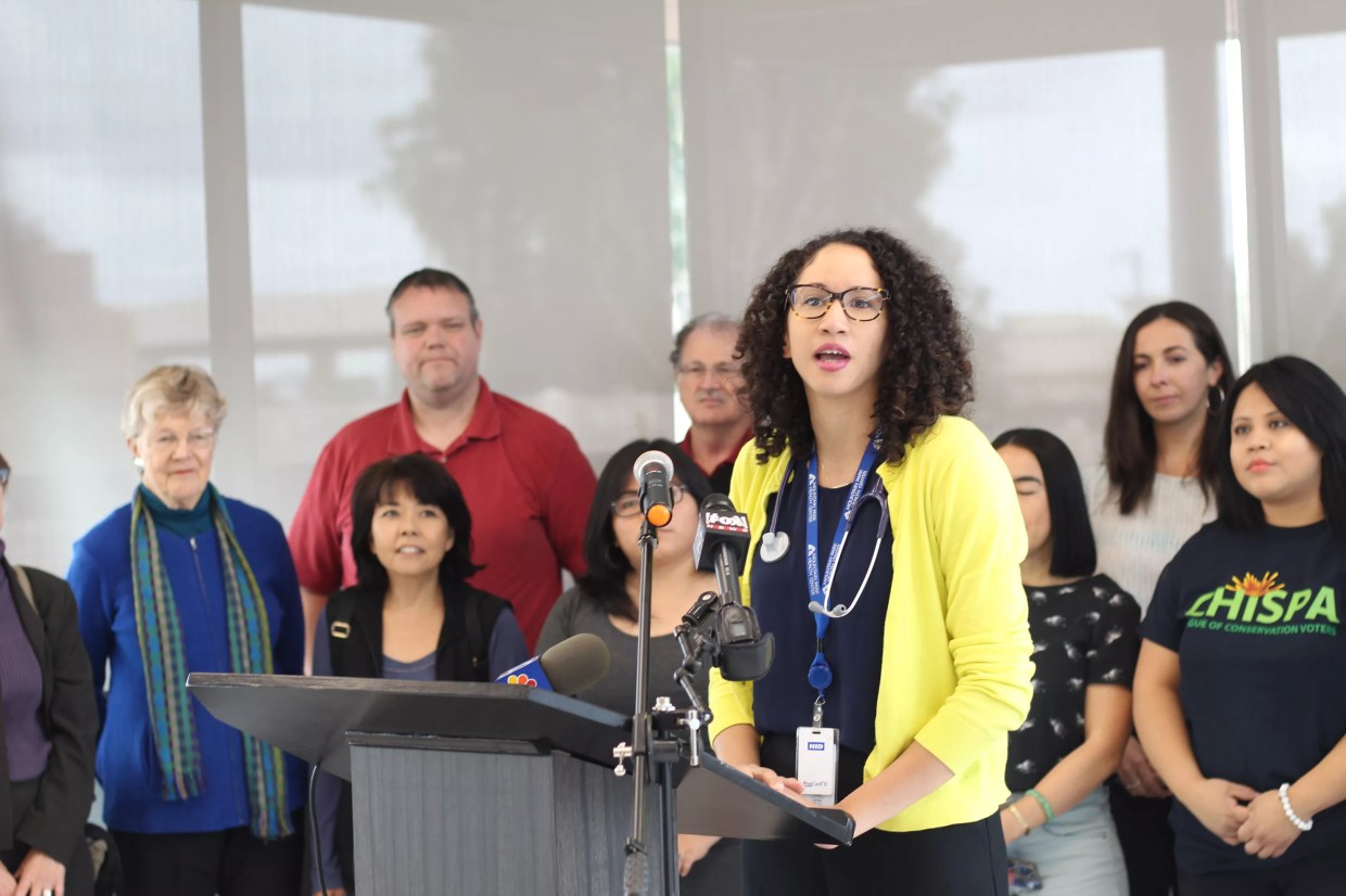 Billionaire Trump Foe Behind Solar Energy Measures in Arizona, Other States