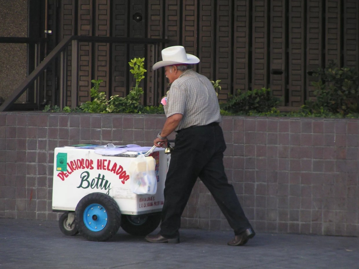 <i>Paleteros, Eloteros,</i> and Other Street Vendors Safe From Crackdown — For Now