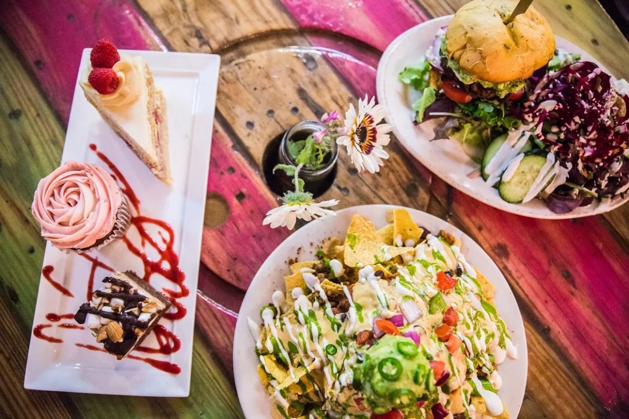 These 7 Metro Phoenix Restaurants Are Now Closed, Another is Closing Soon