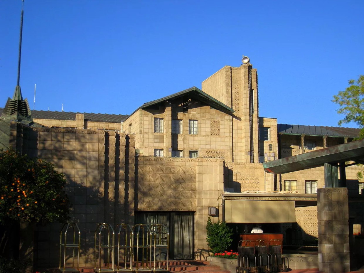 Lawsuit: Luxury Arizona Biltmore Resort Has a Bedbug Problem