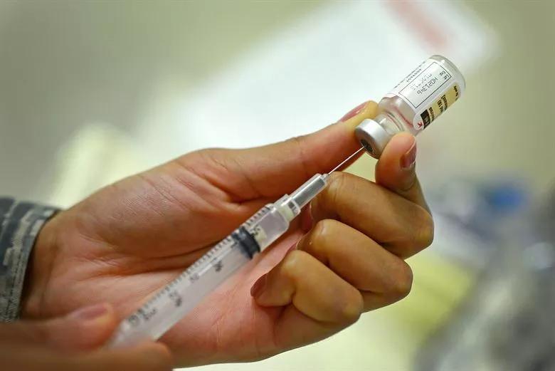 Officials Plan 24/7 COVID-19 Vaccination Site at State Farm Stadium