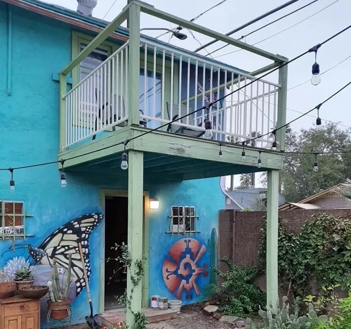 With #FrontlineHouses, a Phoenix Nurse Is Connecting Hospital Workers With Housing