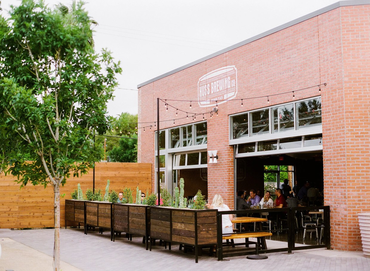 Phoenix restaurants rally for California wildfire relief