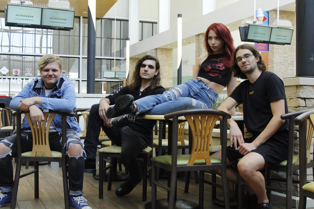 Get Addicted to Young Phoenix Punk Band Crack Rabbit