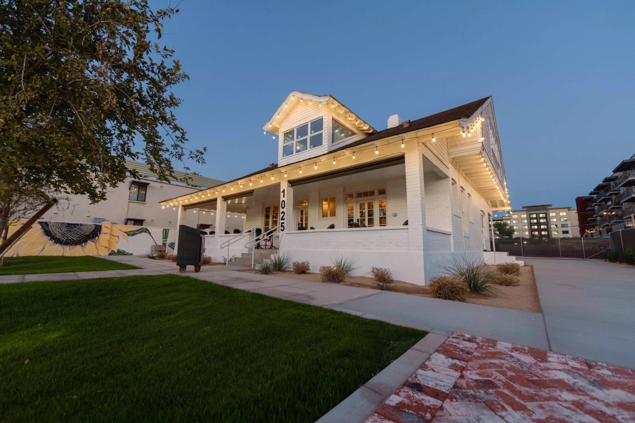 Located in Historic Homes, These Phoenix Restaurants Offer a Glimpse of the Past