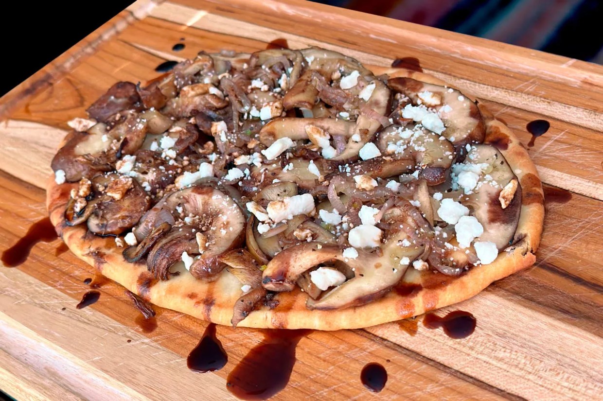 How to make gourmet flatbreads with locally-grown mushrooms