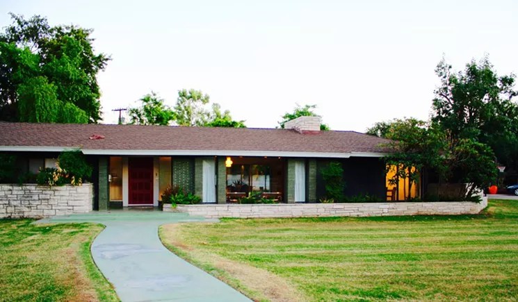 Inside Jim and Amy Adkins’ timeless central Phoenix ranch house