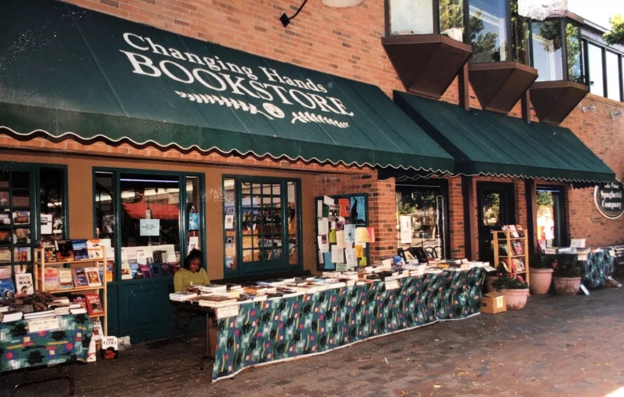 Changing Hands Bookstore celebrates 50 years in metro Phoenix