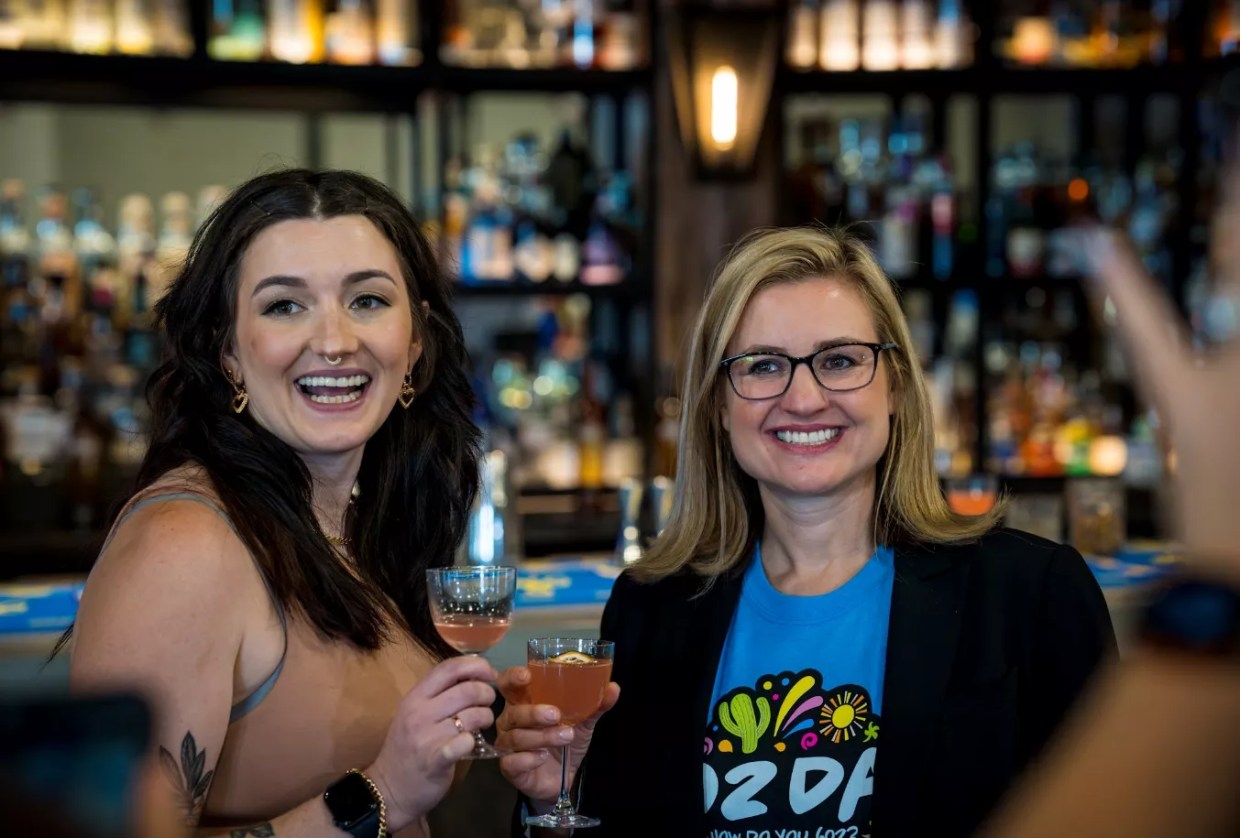Bartender Nicole Long and Phoenix Mayor Kate Gallego.
