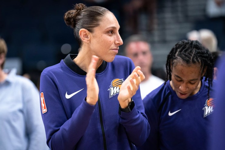 Diana Taurasi claps