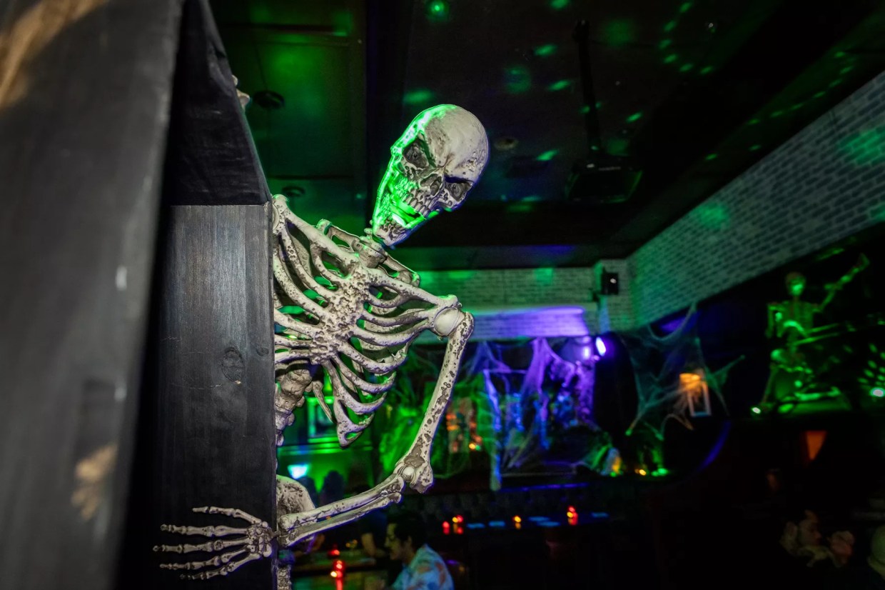 Halloween pop-up bar brings spooky sips to Phoenix this fall