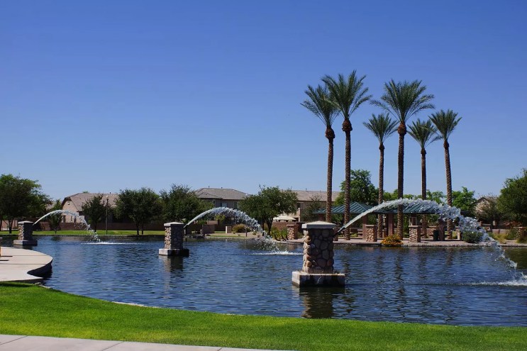 a lake in maricopa, arizona