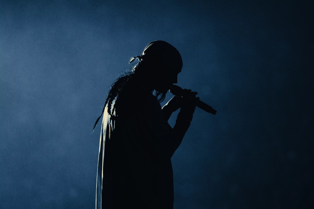 Review: Billie Eilish’s Phoenix concert was visually, musically stunning