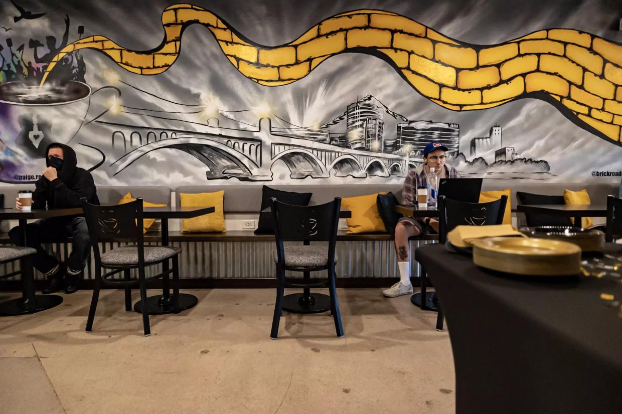 East Valley LGBTQ+ coffee shops rally to defend teacher in court