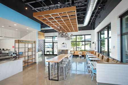 Popular California lunchtime destination opens in Scottsdale