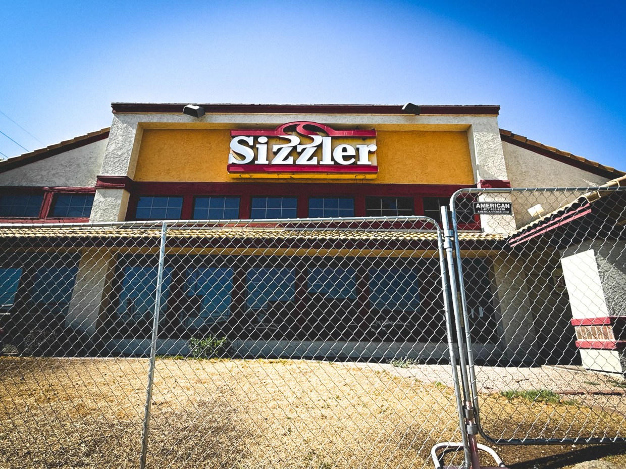 Last Phoenix Sizzler location closes after decades in the Valley